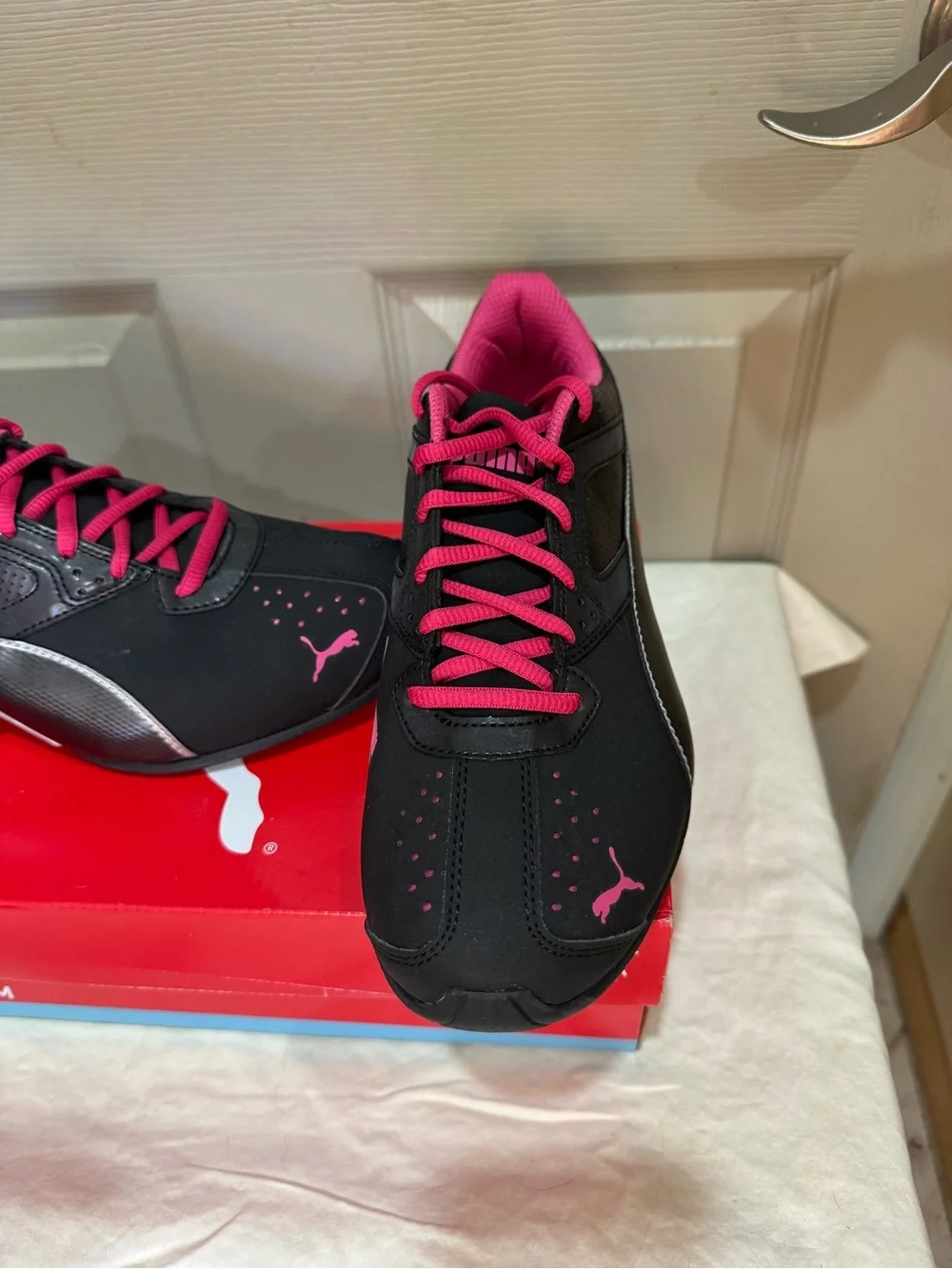 PUMA Tazon 6 Wn's FM Black Beetroot Women's Cross Train Sneaker SZ 9 NIB 189877